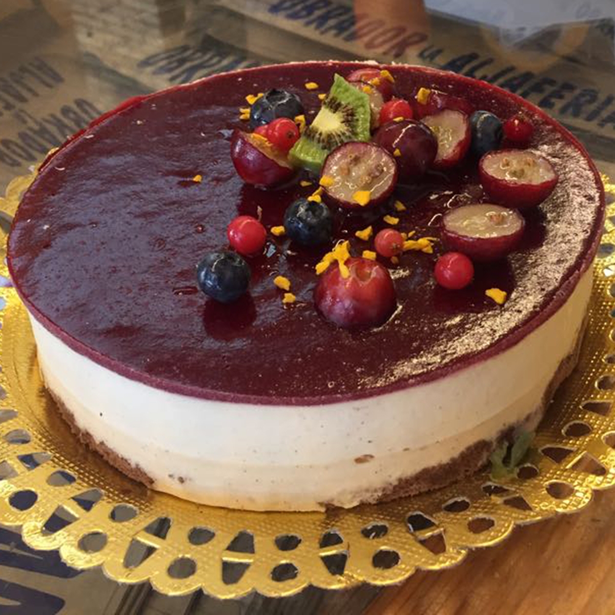 Tarta de queso con frutos rojos